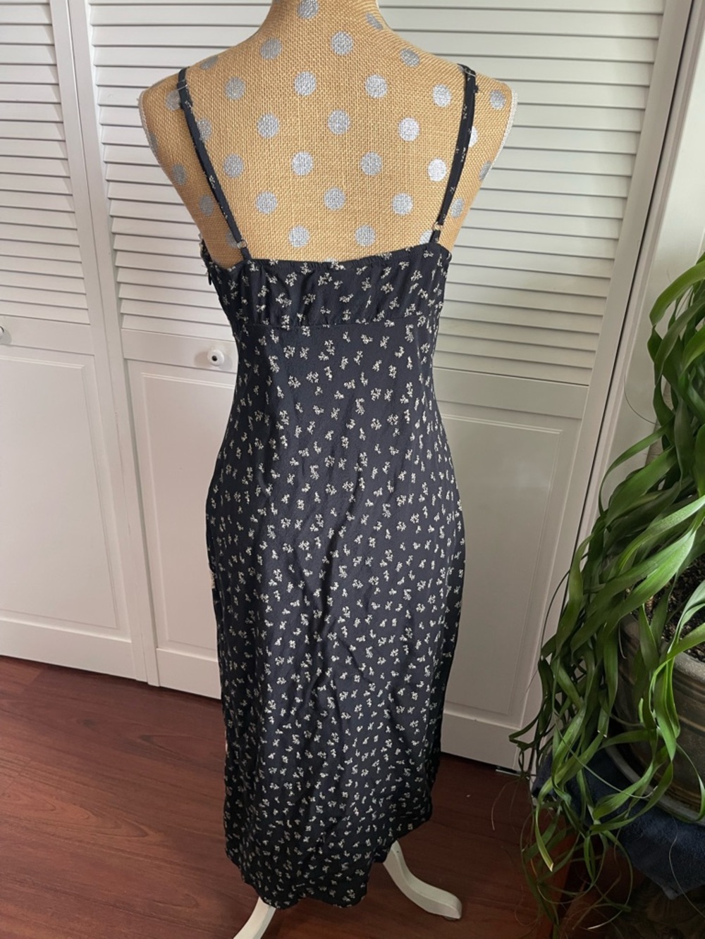 Wild Fable floral midi slip dress intricate lace trim  V-neckline Asymmetrical - Picture 5 of 8